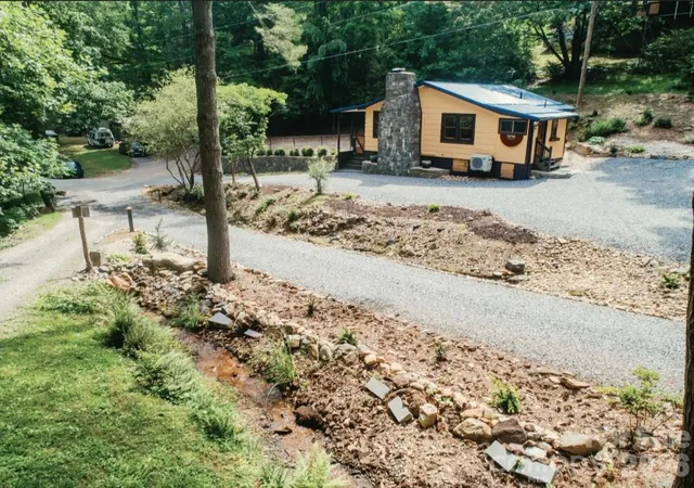 Photo 3 of Single family home for sale at 168 Avondale Rd, Asheville, NC 28803 | MLS# 4388487 | Listing updated on 2026-09-15