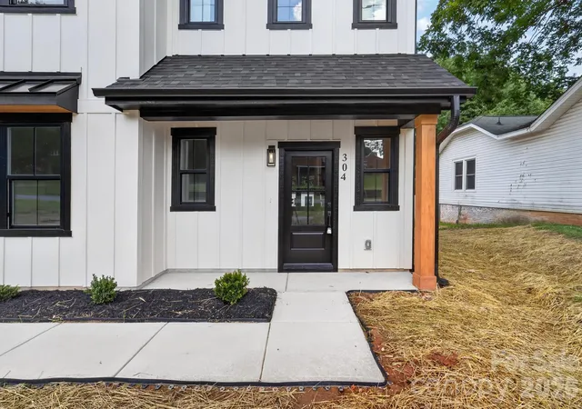 Photo 3 of Single family home for sale at 304 N 14th Street, Bessemer City, NC 28016 | MLS# 4388712 | Listing updated on 2026-09-11