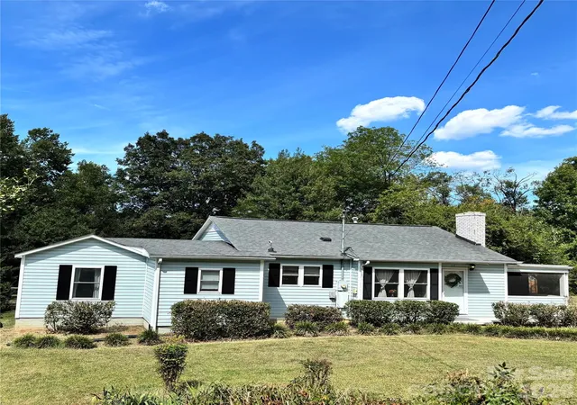 Photo 2 of Single family home for sale at 111 Cove Ave, Mount Holly, NC 28120 | MLS# 4389583 | Listing updated on 2026-10-04