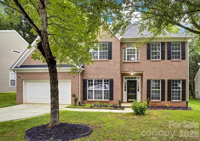 Photo 1 of Single family home for sale at 520 Grantham Ln, Charlotte, NC 28262 | MLS# 4389594 | Listing updated on 2026-09-11