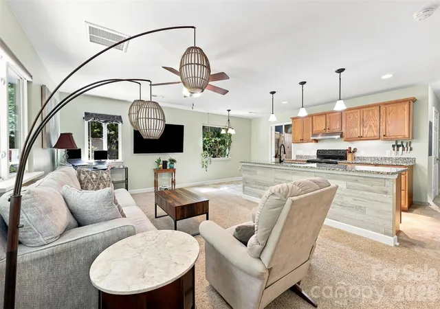 Photo 2 of Single family home for sale at 14301 Harbor Est Rd, Charlotte, NC 28278 | MLS# 4389673 | Listing updated on 2026-10-05