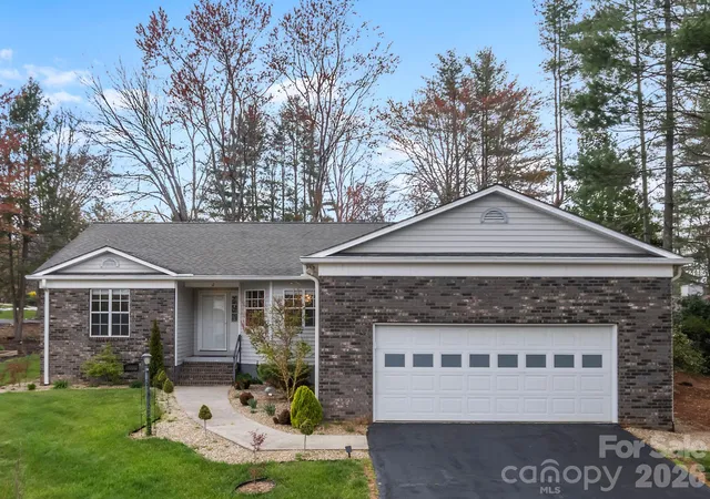 Photo 1 of Single family home for sale at 2 Manakiki Ct, Etowah, NC 28729 | MLS# 4389723 | Listing updated on 2026-09-23