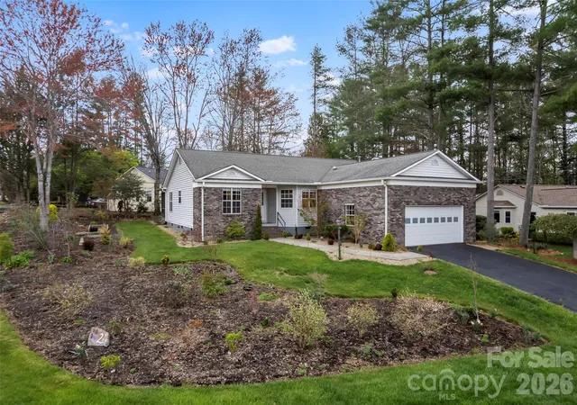 Photo 3 of Single family home for sale at 2 Manakiki Ct, Etowah, NC 28729 | MLS# 4389723 | Listing updated on 2026-09-23
