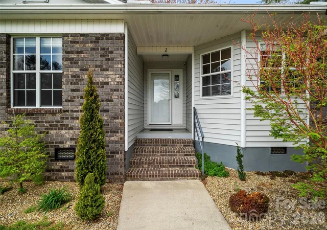 Photo 4 of Single family home for sale at 2 Manakiki Ct, Etowah, NC 28729 | MLS# 4389723 | Listing updated on 2026-09-23