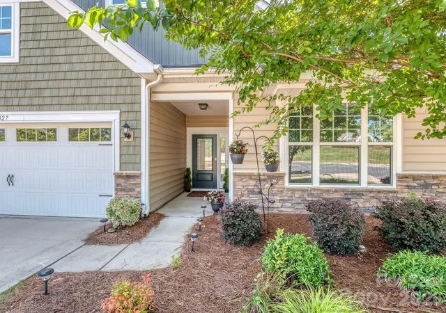 Photo 3 of Single family home for sale at 11027 Wrigley Mansion Dr, Charlotte, NC 28273 | MLS# 4389848 | Listing updated on 2026-09-12
