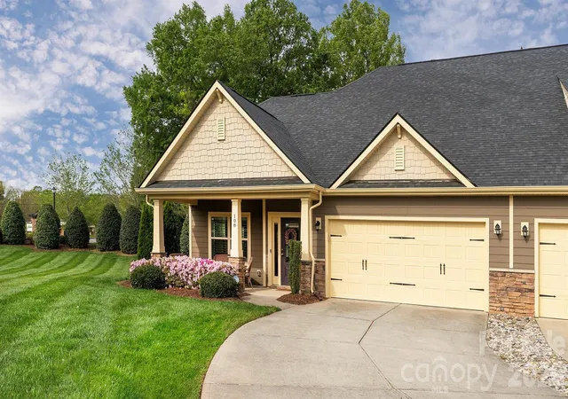 Photo 2 of Townhouse for sale at 108 Damsire Ct, Mooresville, NC 28115 | MLS# 4389909 | Listing updated on 2026-09-15