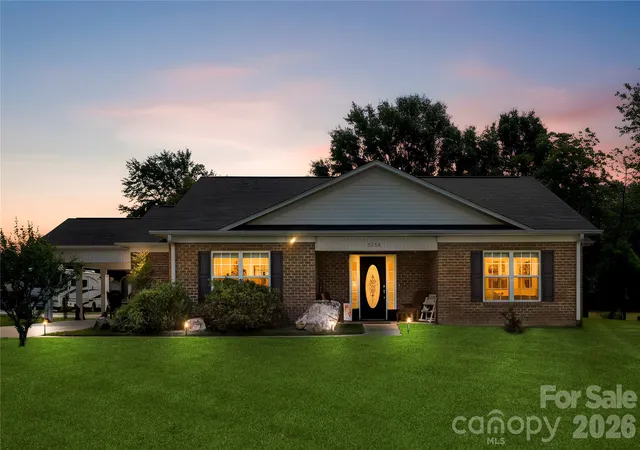 Photo 2 of Single family home for sale at 5250 Hickory Grv Rd, Mount Holly, NC 28120 | MLS# 4390043 | Listing updated on 2026-10-07
