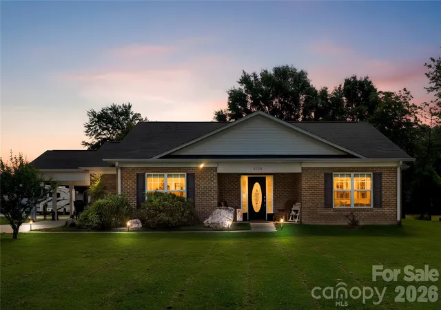 Photo 3 of Single family home for sale at 5250 Hickory Grv Rd, Mount Holly, NC 28120 | MLS# 4390043 | Listing updated on 2026-10-07