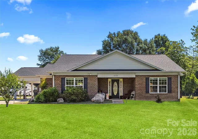 Photo 3 of Single family home for sale at 5250 Hickory Grv Rd, Mount Holly, NC 28120 | MLS# 4390043 | Listing updated on 2026-10-07