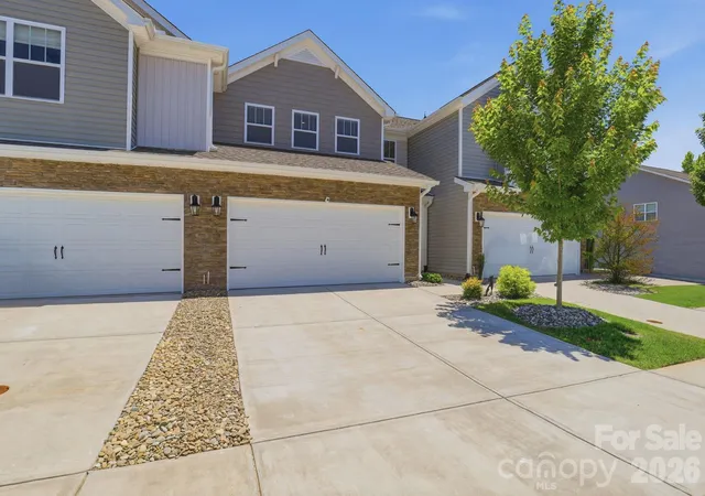 Photo 2 of Townhouse for sale at 205 Reynard Trl, Greenville, SC 29609 | MLS# 4390051 | Listing updated on 2026-09-29
