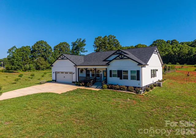 Photo 3 of Single family home for sale at 1484 Rd, Lincolnton, NC 28092 | MLS# 4390106 | Listing updated on 2026-09-15