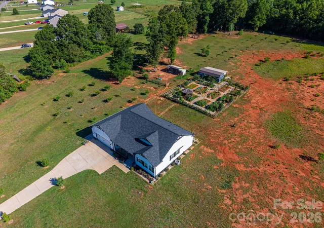 Photo 4 of Single family home for sale at 1484 Rd, Lincolnton, NC 28092 | MLS# 4390106 | Listing updated on 2026-09-15