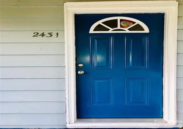 Photo 3 of Single family home for sale at 2431 Columbus Cir, Charlotte, NC 28208 | MLS# 4390418 | Listing updated on 2026-09-14