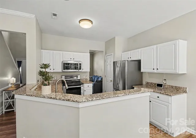 Photo 4 of Single family home for sale at 9204 Culcairn Rd, Huntersville, NC 28078 | MLS# 4390421 | Listing updated on 2026-09-25