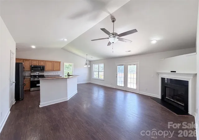 Photo 2 of Single family home for sale at 617 Reed Crk Rd, Mooresville, NC 28117 | MLS# 4390831 | Listing updated on 2026-09-11