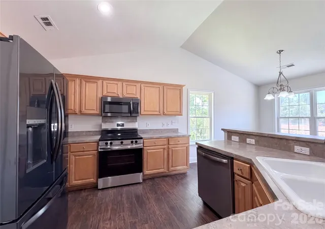 Photo 3 of Single family home for sale at 617 Reed Crk Rd, Mooresville, NC 28117 | MLS# 4390831 | Listing updated on 2026-09-11