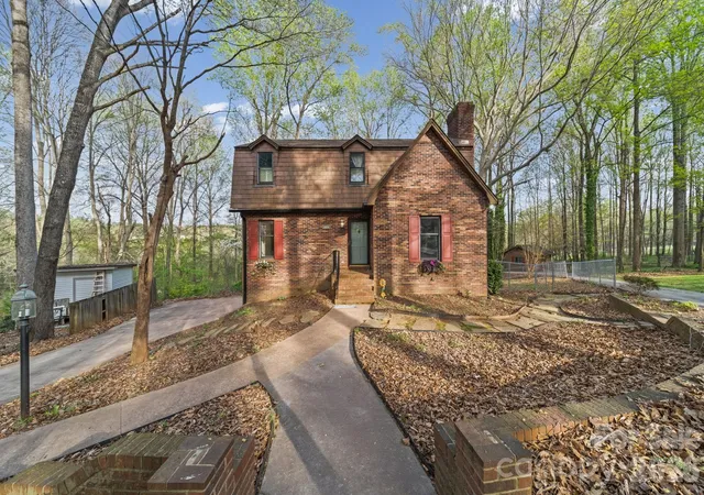 Photo 2 of Single family home for sale at 200 Maple Ct, Lexington, NC 27295 | MLS# 4390895 | Listing updated on 2026-09-22