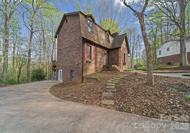Photo 3 of Single family home for sale at 200 Maple Ct, Lexington, NC 27295 | MLS# 4390895 | Listing updated on 2026-09-22