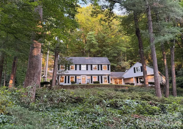 Photo 1 of Single family home for sale at 212 Estate Dr, Hendersonville, NC 28739 | MLS# 4390907 | Listing updated on 2026-09-12
