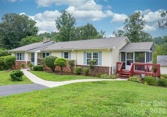 Photo 1 of Single family home for sale at 352 Cedar Ln, Arden, NC 28704 | MLS# 4391358 | Listing updated on 2026-09-22