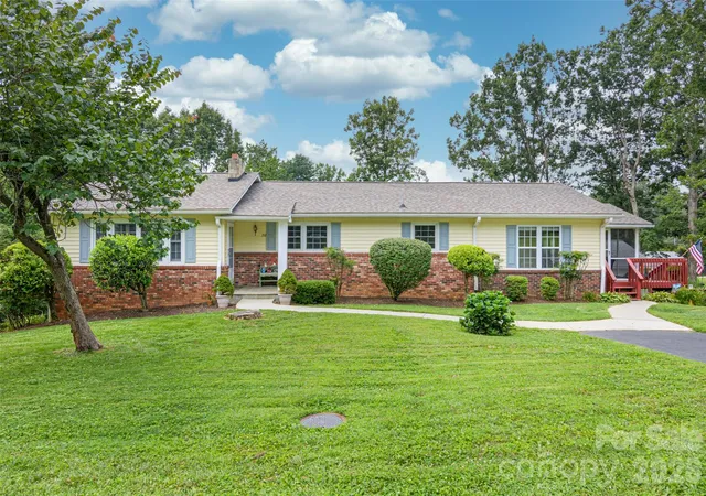 Photo 2 of Single family home for sale at 352 Cedar Ln, Arden, NC 28704 | MLS# 4391358 | Listing updated on 2026-09-22