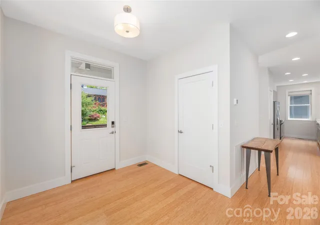 Photo 3 of Single family home for sale at 39 Hubbard Ave, Asheville, NC 28806 | MLS# 4391482 | Listing updated on 2026-10-08
