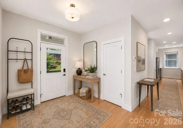 Photo 3 of Single family home for sale at 39 Hubbard Ave, Asheville, NC 28806 | MLS# 4391482 | Listing updated on 2026-10-08