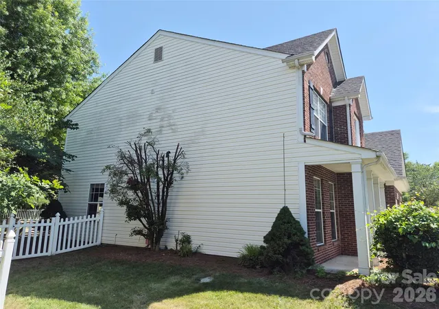 Photo 3 of Single family home for sale at 6229 Roseway Ct, Harrisburg, NC 28075 | MLS# 4391639 | Listing updated on 2026-09-11