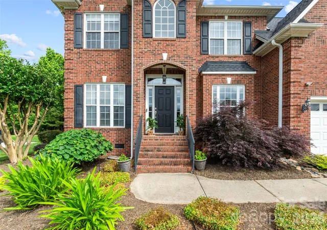 Photo 2 of Single family home for sale at 5649 Old Town Ln, Gastonia, NC 28056 | MLS# 4392469 | Listing updated on 2026-10-07