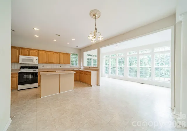 Photo 3 of Single family home for sale at 10805 Wilklee Dr, Charlotte, NC 28277 | MLS# 4392658 | Listing updated on 2026-09-15