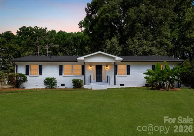 Photo 2 of Single family home for sale at 5421 Maplewood Ln, Charlotte, NC 28227 | MLS# 4392667 | Listing updated on 2026-10-07