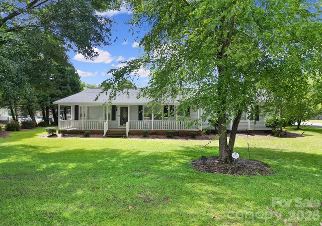 Photo 1 of Single family home for sale at 215 W Stevens St, Kershaw, SC 29067 | MLS# 4392816 | Listing updated on 2026-09-14