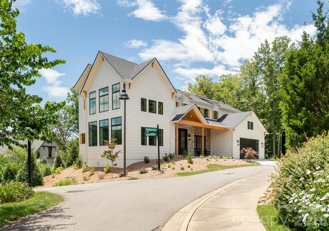 Photo 2 of Single family home for sale at 11 Magnolia View Trl, Asheville, NC 28804 | MLS# 4392960 | Listing updated on 2026-09-13