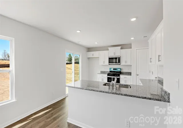Photo 3 of Single family home for sale at 28 Katherine Emilie Dr, Hendersonville, NC 28792 | MLS# 4392987 | Listing updated on 2026-09-30