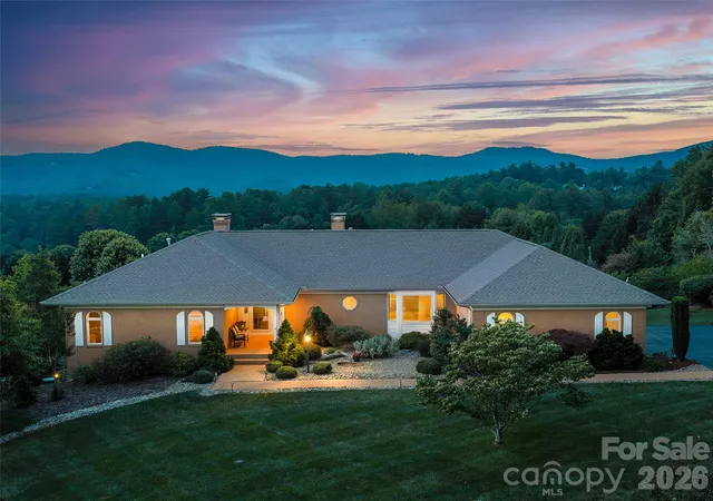 Photo 1 of Single family home for sale at 18 Thornapple Dr, Hendersonville, NC 28739 | MLS# 4393098 | Listing updated on 2026-10-05