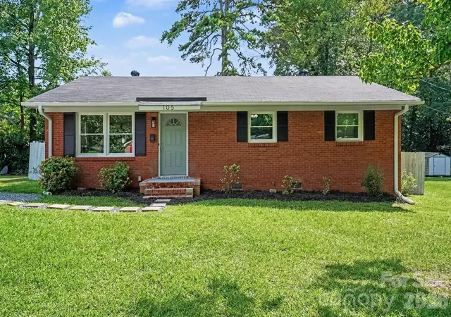 Photo 2 of Single family home for sale at 105 Mcgee St, Fort Mill, SC 29715 | MLS# 4393320 | Listing updated on 2026-09-22