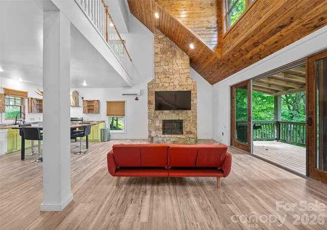 Photo 4 of Single family home for sale at 140 Falls Xing Rd, Burnsville, NC 28714 | MLS# 4393426 | Listing updated on 2026-10-08