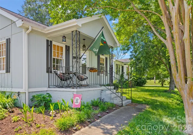 Photo 3 of Sale Pending at 304 Annafrel St, Rock Hill, SC 29730 | MLS# 4393428 | Listing updated on 2026-09-22