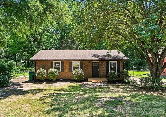 Photo 1 of Single family home for sale at 1126 Claremont Rd, Charlotte, NC 28214 | MLS# 4393516 | Listing updated on 2026-09-23