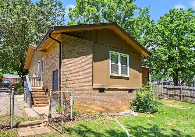 Photo 20 of Single family home for sale at 1126 Claremont Rd, Charlotte, NC 28214 | MLS# 4393516 | Listing updated on 2026-09-23