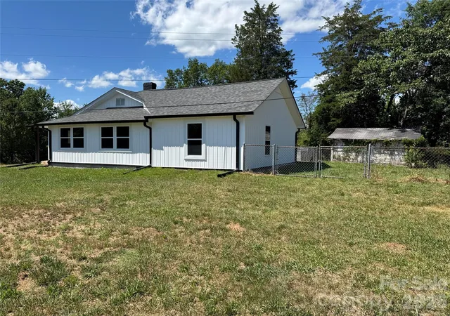 Photo 3 of Single family home for sale at 3812 Cliffside Rd, Mooresboro, NC 28114 | MLS# 4393620 | Listing updated on 2026-10-06
