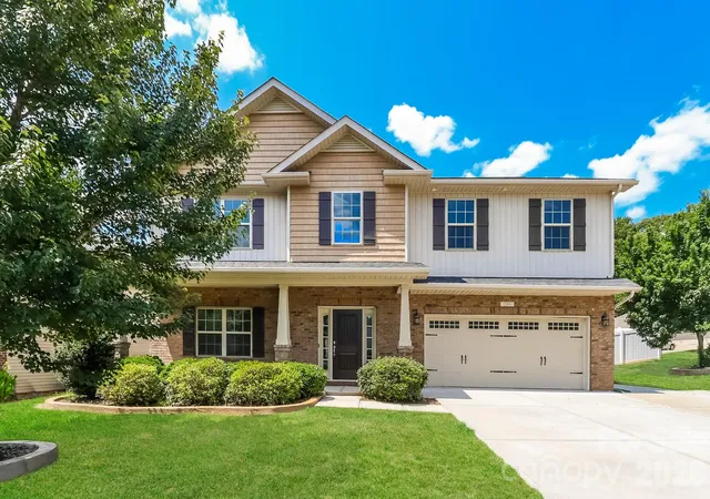 Photo 1 of Single family home for sale at 205 Taylors Crk St, Mount Holly, NC 28120 | MLS# 4393726 | Listing updated on 2026-09-11