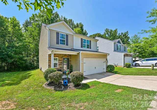 Photo 3 of Single family home for sale at 2206 Turtle Point Rd, Charlotte, NC 28262 | MLS# 4393801 | Listing updated on 2026-10-25