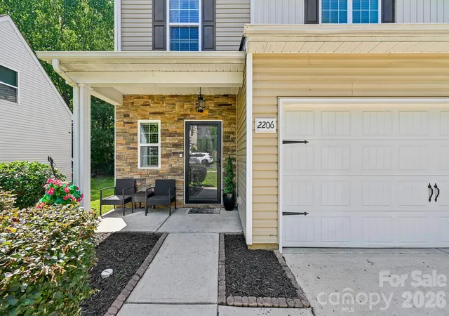 Photo 2 of Single family home for sale at 2206 Turtle Point Rd, Charlotte, NC 28262 | MLS# 4393801 | Listing updated on 2026-10-07