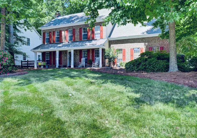 Photo 1 of Single family home for sale at 2908 Pinewood Hl Dr, Matthews, NC 28105 | MLS# 4394283 | Listing updated on 2026-09-25