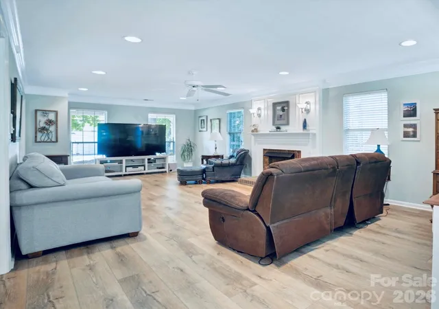 Photo 4 of Single family home for sale at 2908 Pinewood Hl Dr, Matthews, NC 28105 | MLS# 4394283 | Listing updated on 2026-09-25