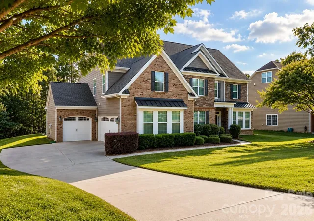 Photo 2 of Single family home for sale at 2412 Hamlet Ct, Matthews, NC 28105 | MLS# 4394300 | Listing updated on 2026-09-15