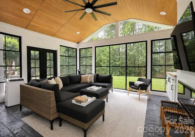 Photo 3 of Single family home for sale at 2412 Hamlet Ct, Matthews, NC 28105 | MLS# 4394300 | Listing updated on 2026-09-15