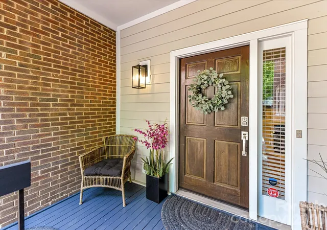 Photo 3 of Townhouse for sale at 232 S Clarkson St, Charlotte, NC 28202 | MLS# 4394302 | Listing updated on 2026-10-24