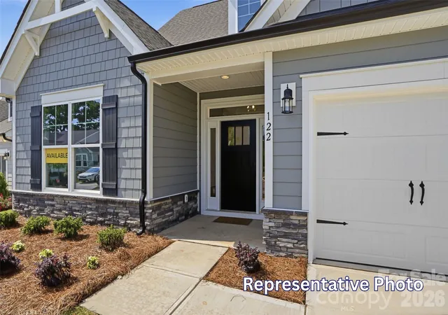 Photo 3 of Single family home for sale at 6016 New River Dr, Huntersville, NC 28078 | MLS# 4394334 | Listing updated on 2026-10-02